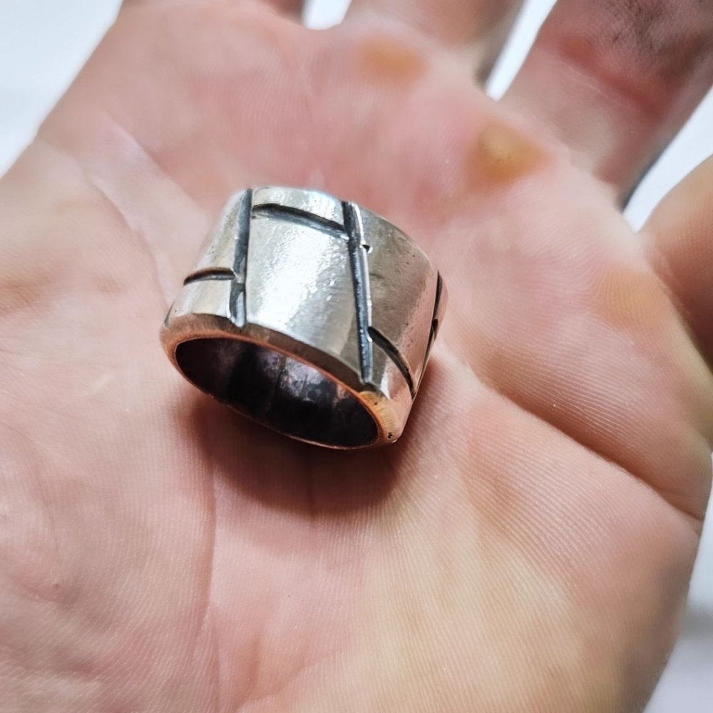 Silver ring - Picture 7 of 7